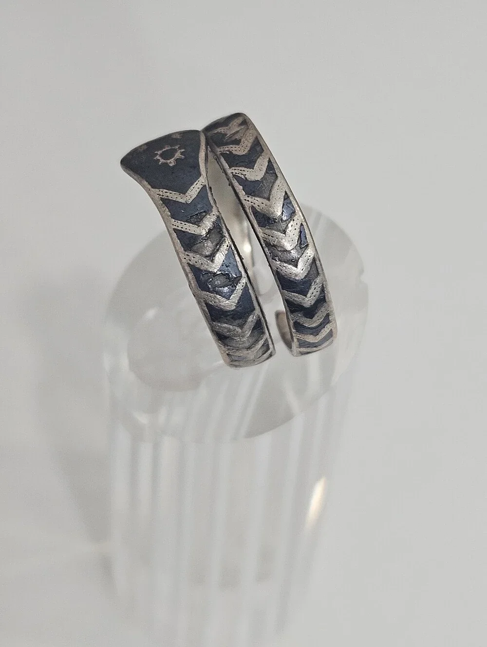 Sterling Silver Native Style Coiled Snake Wrap Ring Oxidized 925 Vintage Chevron